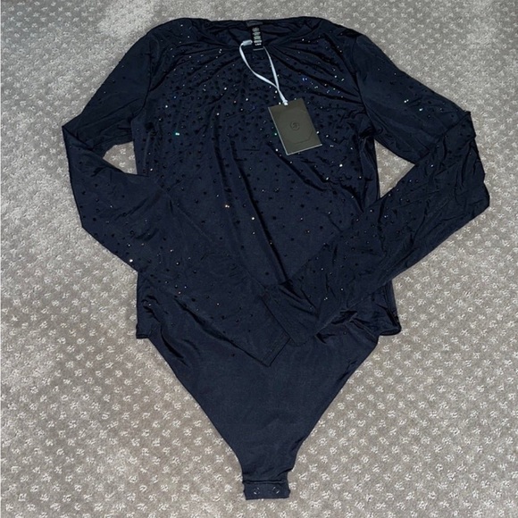 SKIMS x Swarovski™️ Long Sleeve Bodysuit - Picture 5 of 7